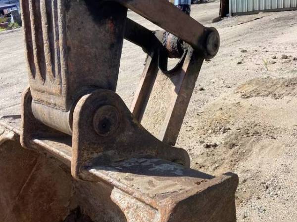 斗山DH220-7履帶式挖掘機(jī)