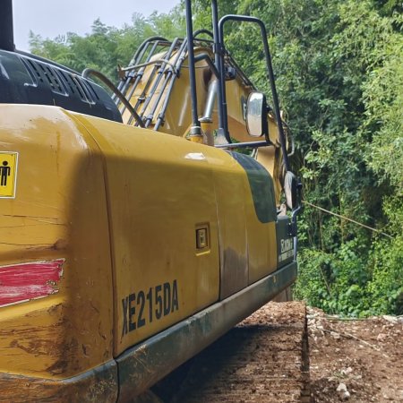 徐工XE215DA履带式挖掘机