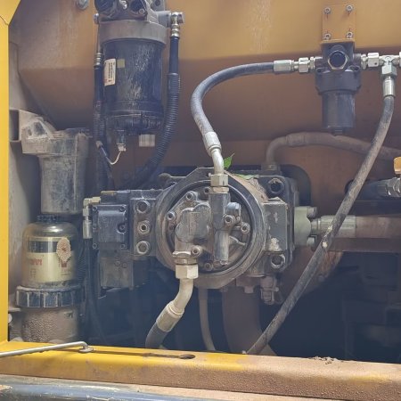 徐工XE215DA履带式挖掘机