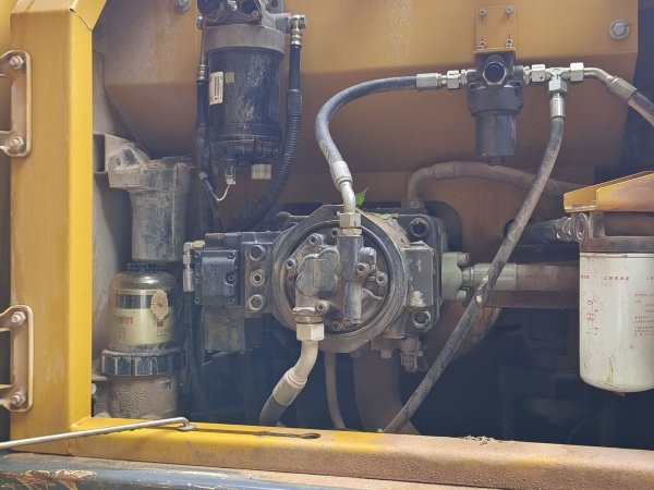 徐工XE215DA履帶式挖掘機(jī)