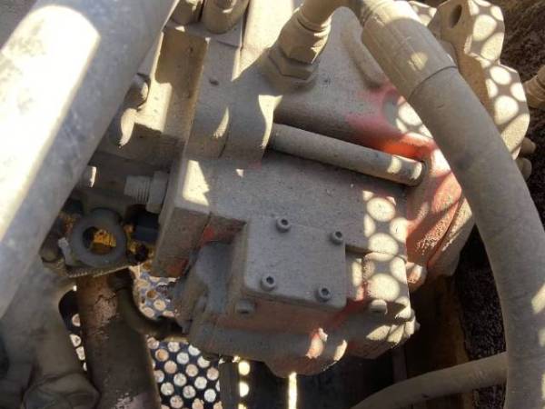 現(xiàn)代R450LC-5履帶式挖掘機(jī)