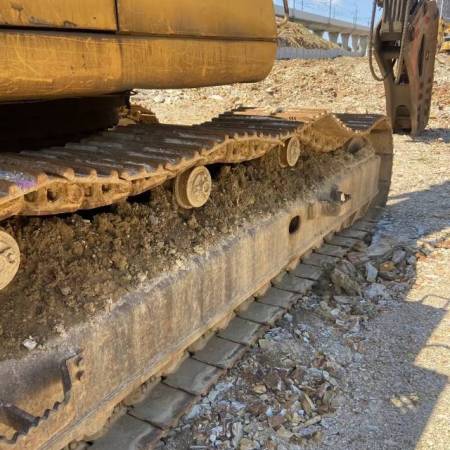 现代R450LC-5履带式挖掘机