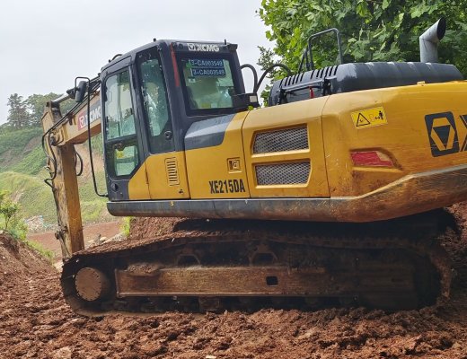 徐工XE215DA履带式挖掘机