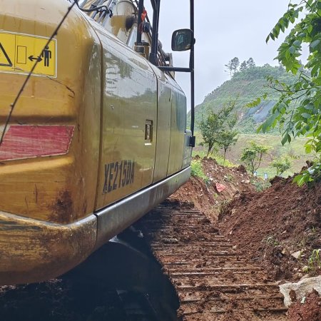 徐工XE215DA履带式挖掘机