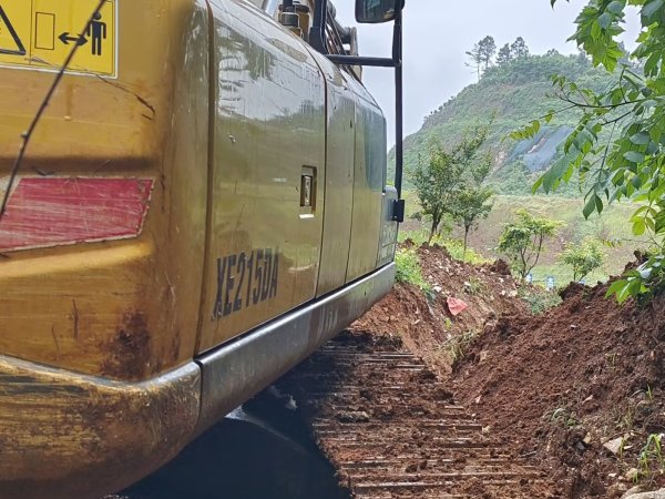 徐工XE215DA履帶式挖掘機(jī)