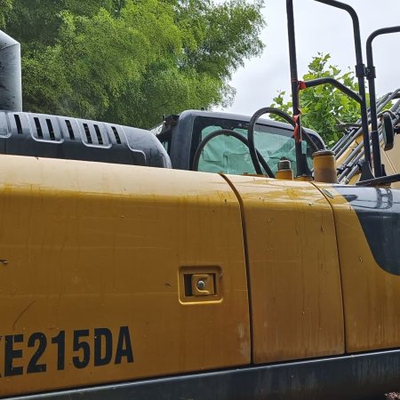 徐工XE215DA履带式挖掘机