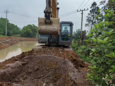 徐工XE215DA履帶式挖掘機(jī)