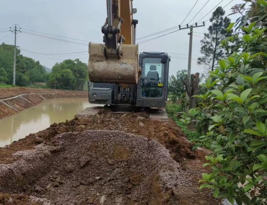 徐工XE215DA履带式挖掘机