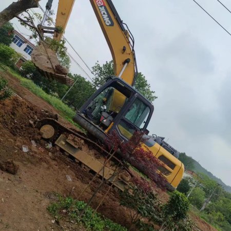 徐工XE215DA履带式挖掘机