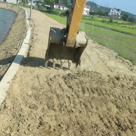 徐工XE215DA履带式挖掘机