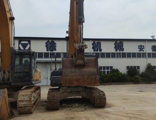 徐工XE215DA履带式挖掘机