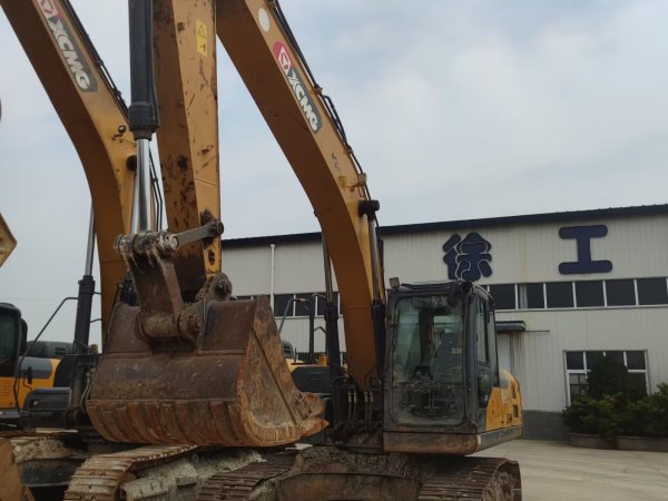 徐工XE215DA履帶式挖掘機(jī)