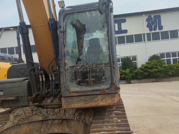 徐工XE215DA履帶式挖掘機(jī)