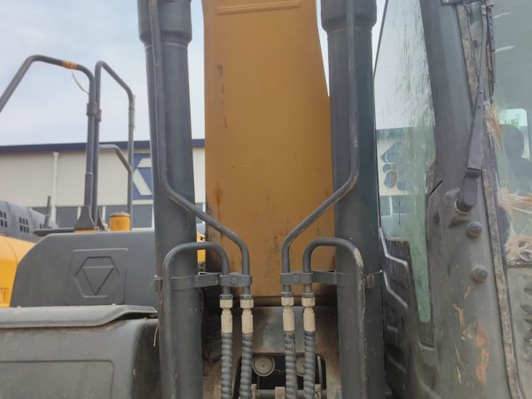 徐工XE215DA履帶式挖掘機(jī)