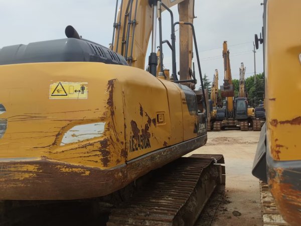 徐工XE215DA履帶式挖掘機(jī)