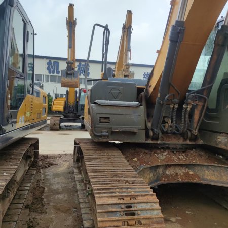 徐工XE215DA履带式挖掘机