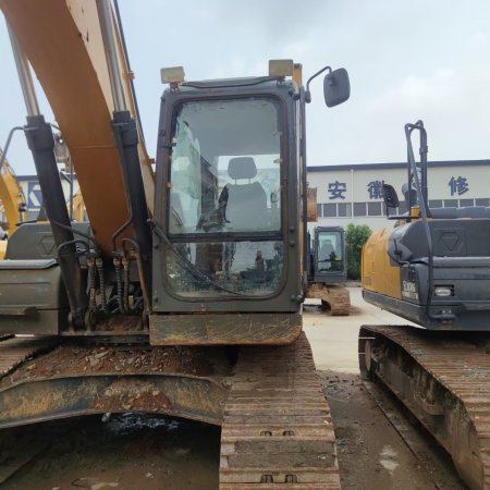 徐工XE215DA履带式挖掘机