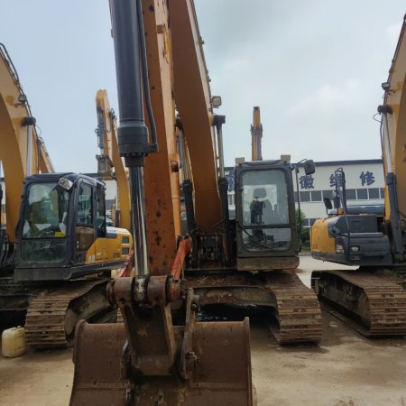 徐工XE215DA履带式挖掘机