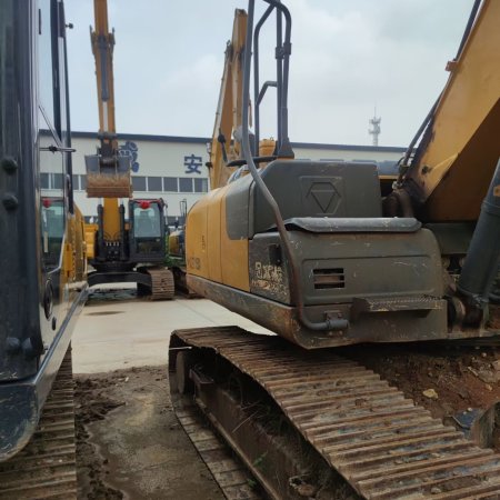 徐工XE215DA履带式挖掘机