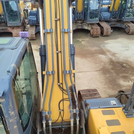 徐工XE215DA履带式挖掘机