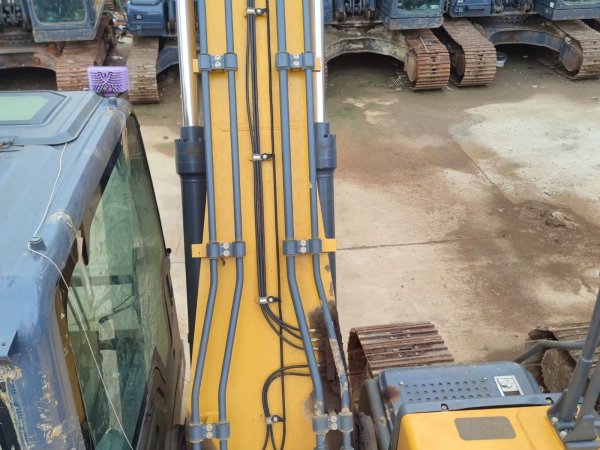 徐工XE215DA履帶式挖掘機(jī)