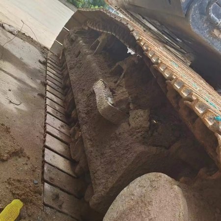 徐工XE270DK履带式挖掘机