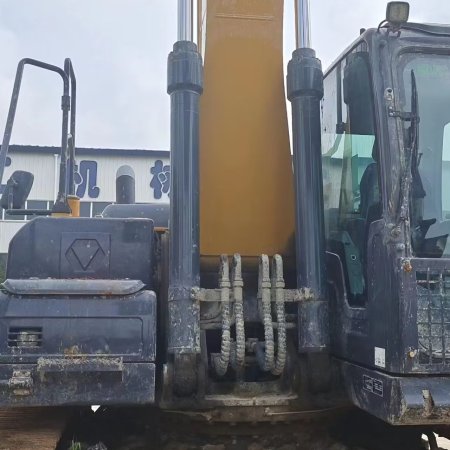 徐工XE270DK履带式挖掘机