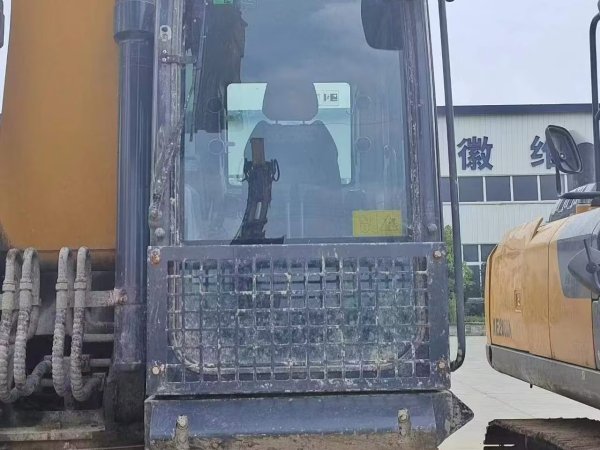 徐工XE270DK履帶式挖掘機