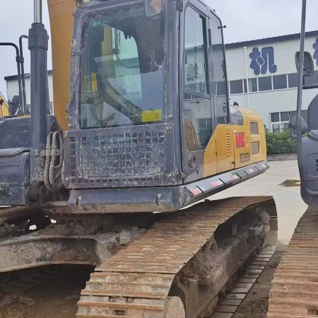 徐工XE270DK履带式挖掘机