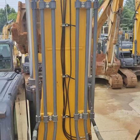 徐工XE270DK履带式挖掘机