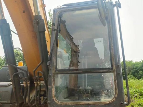 徐工XE215DA履帶式挖掘機(jī)