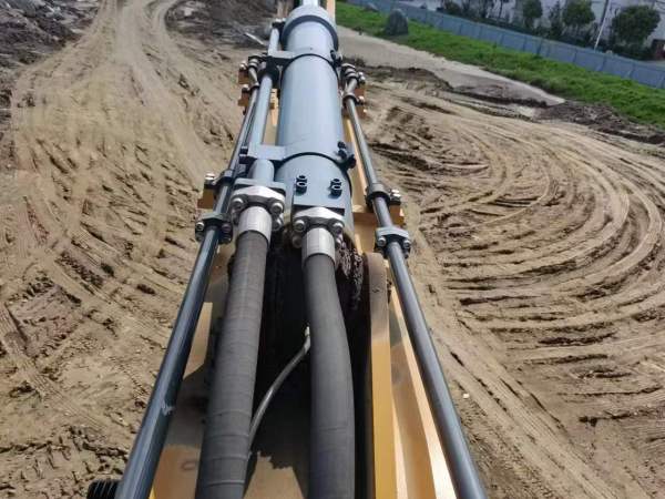 徐工XE380DK履帶式挖掘機