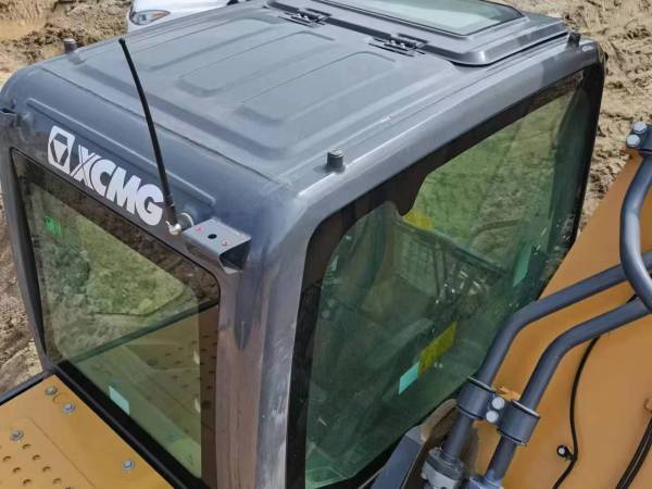 徐工XE380DK履帶式挖掘機