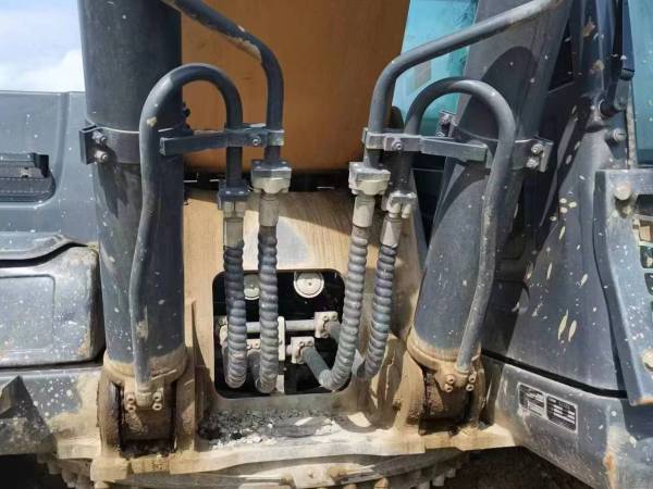 徐工XE380DK履帶式挖掘機