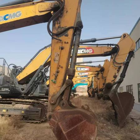 徐工XE150D履带式挖掘机