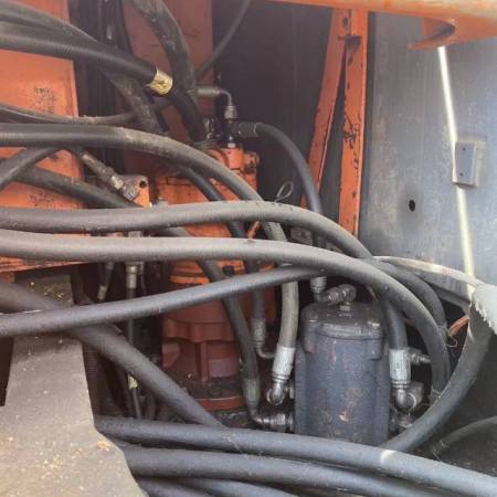 斗山DX80履带式挖掘机