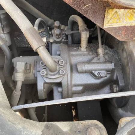 斗山DX80履带式挖掘机