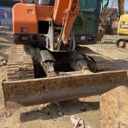 斗山DX80履带式挖掘机