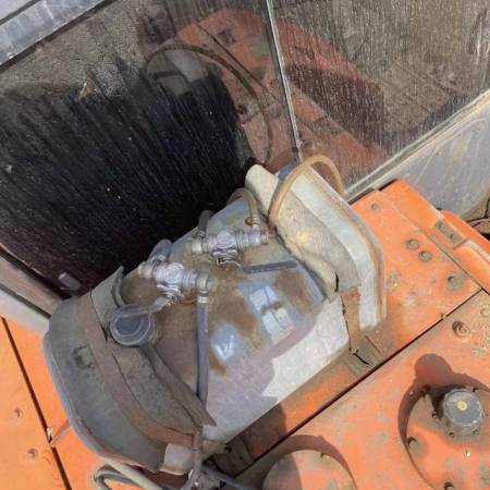 斗山DX80履带式挖掘机