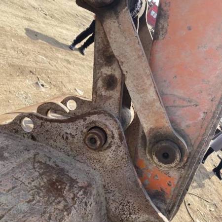 斗山DX80履带式挖掘机