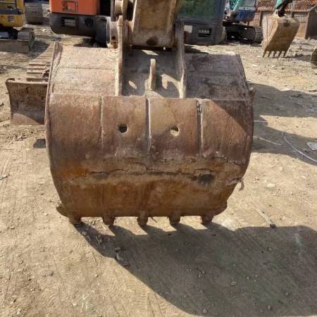 斗山DX80履带式挖掘机