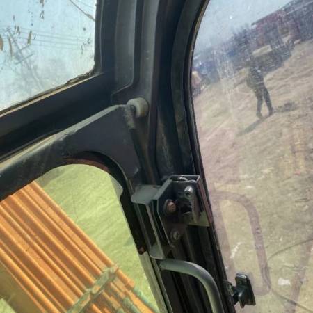 斗山DX80履带式挖掘机