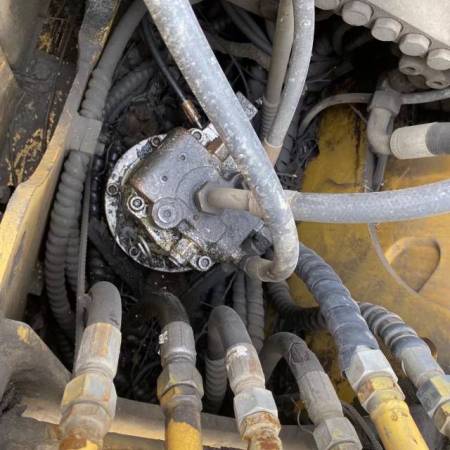 厦工XG808履带式挖掘机