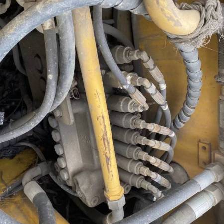 厦工XG808履带式挖掘机