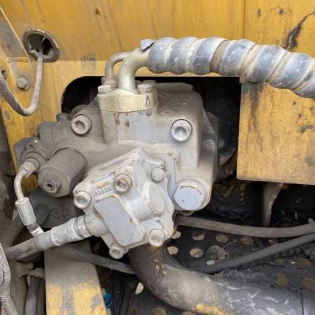 厦工XG808履带式挖掘机