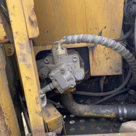 厦工XG808履带式挖掘机