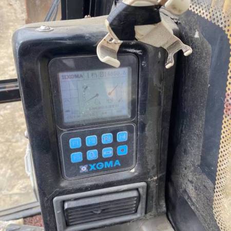 厦工XG808履带式挖掘机