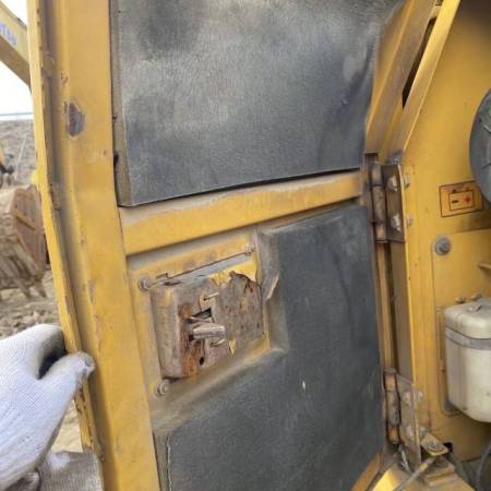 厦工XG808履带式挖掘机