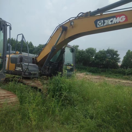 徐工XE205DA履带式挖掘机