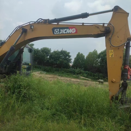 徐工XE205DA履带式挖掘机